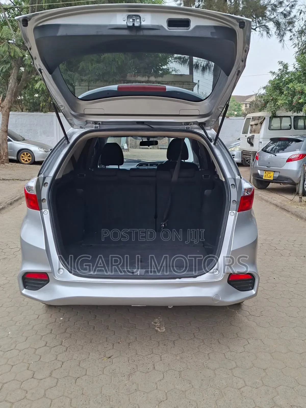 Honda Shuttle 2016 Silver