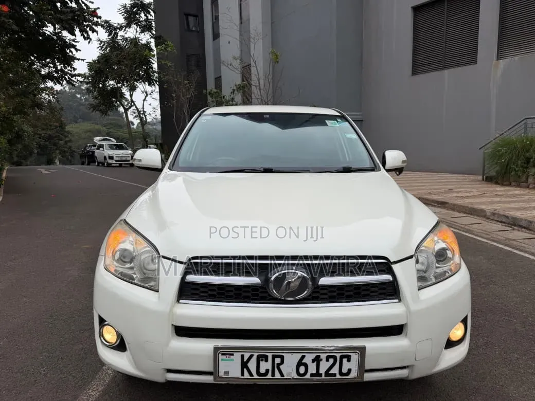 Toyota RAV4 2012 White