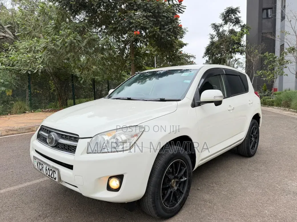 Toyota RAV4 2012 White