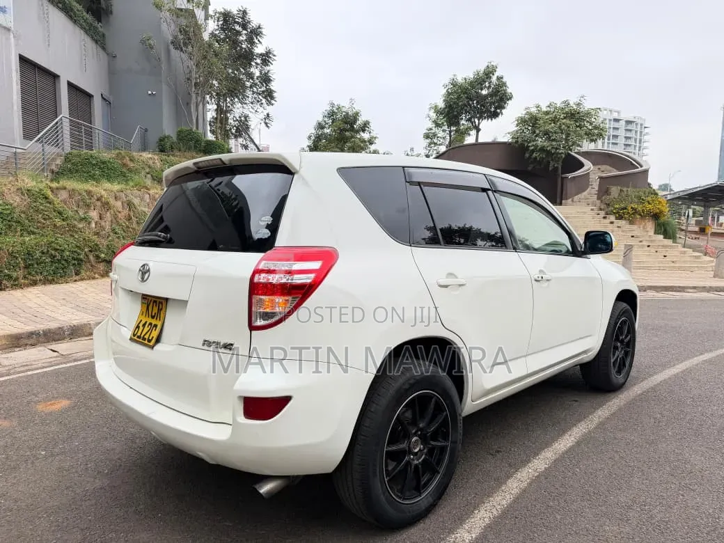 Toyota RAV4 2012 White