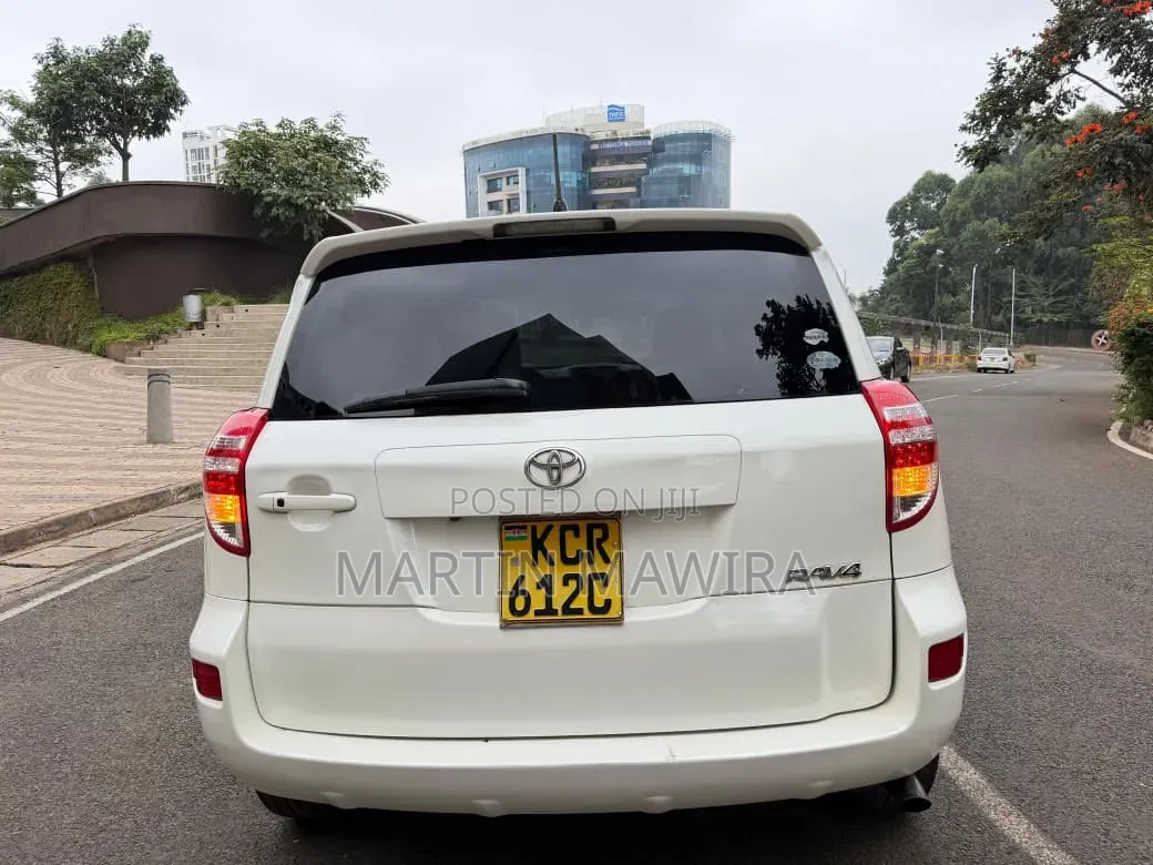 Toyota RAV4 2012 White