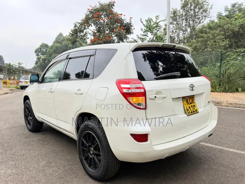 Toyota RAV4 2012 White