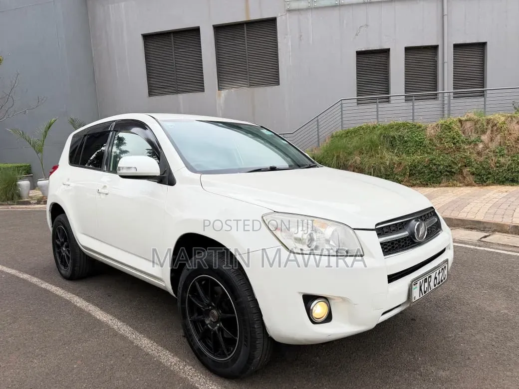 Toyota RAV4 2012 White