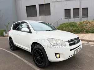 Toyota RAV4 2012 White