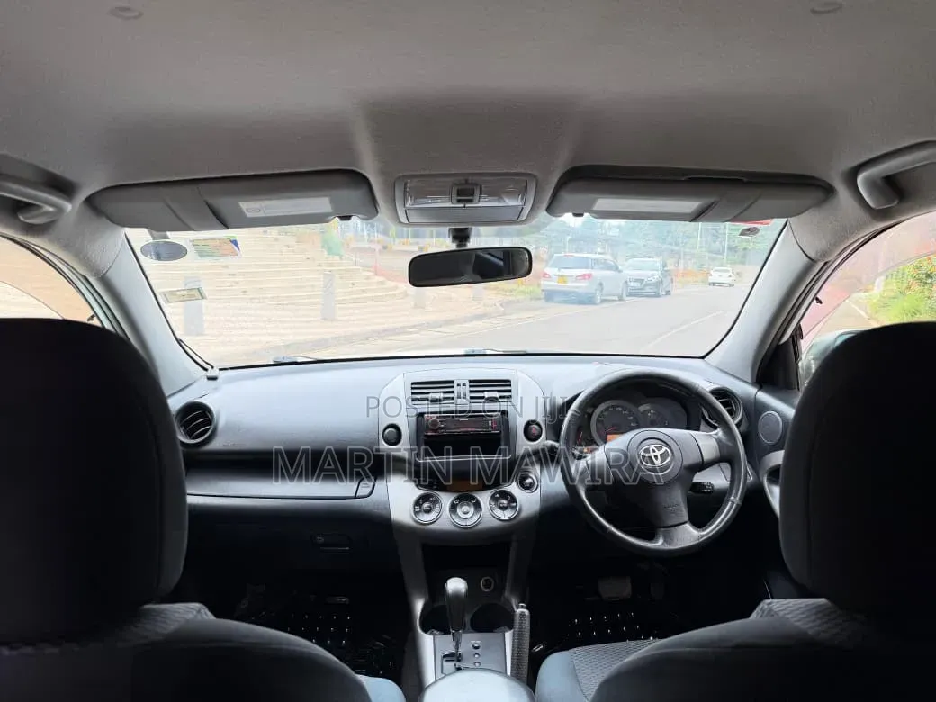 Toyota RAV4 2012 White