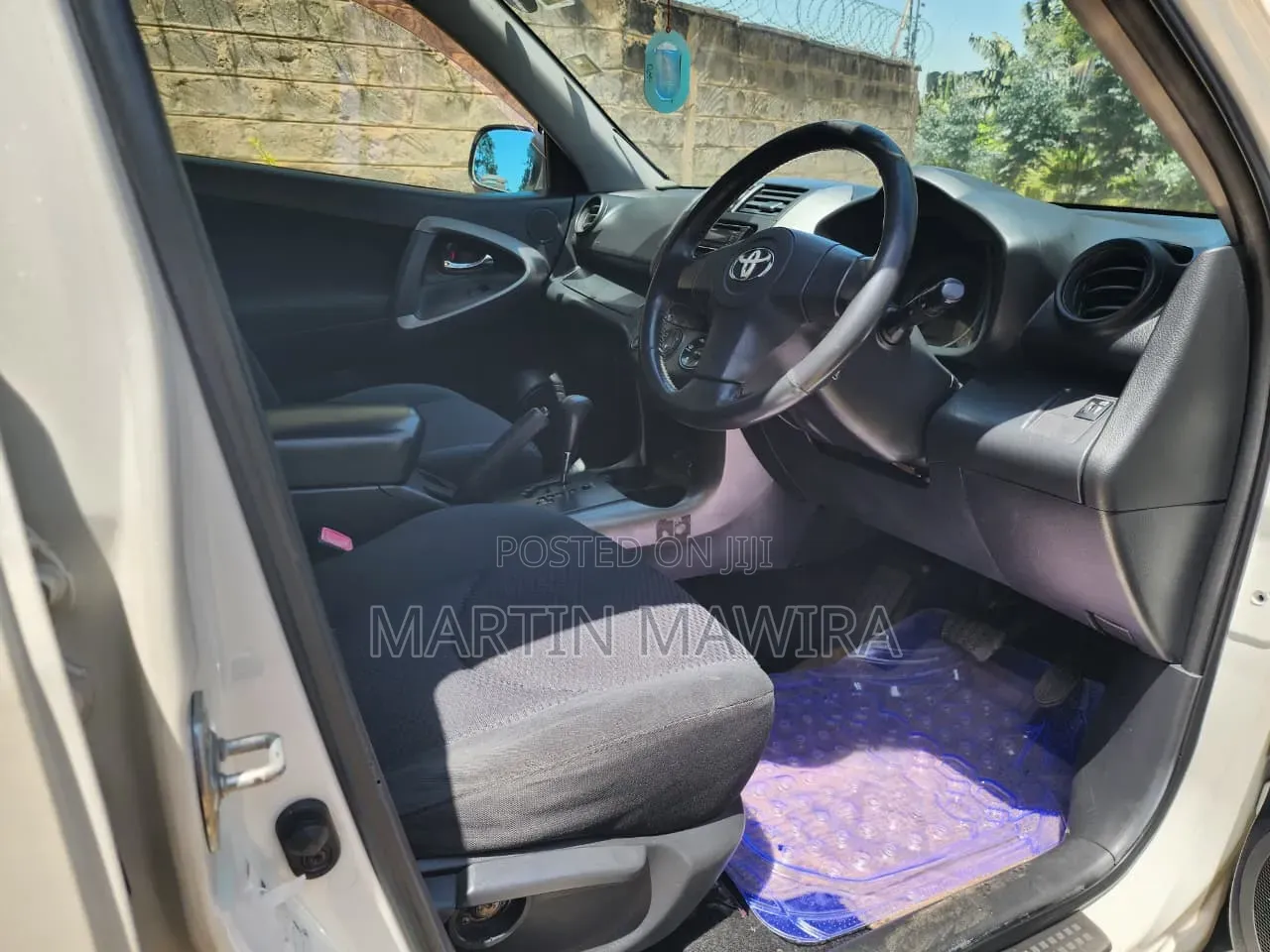 Toyota RAV4 2012 White
