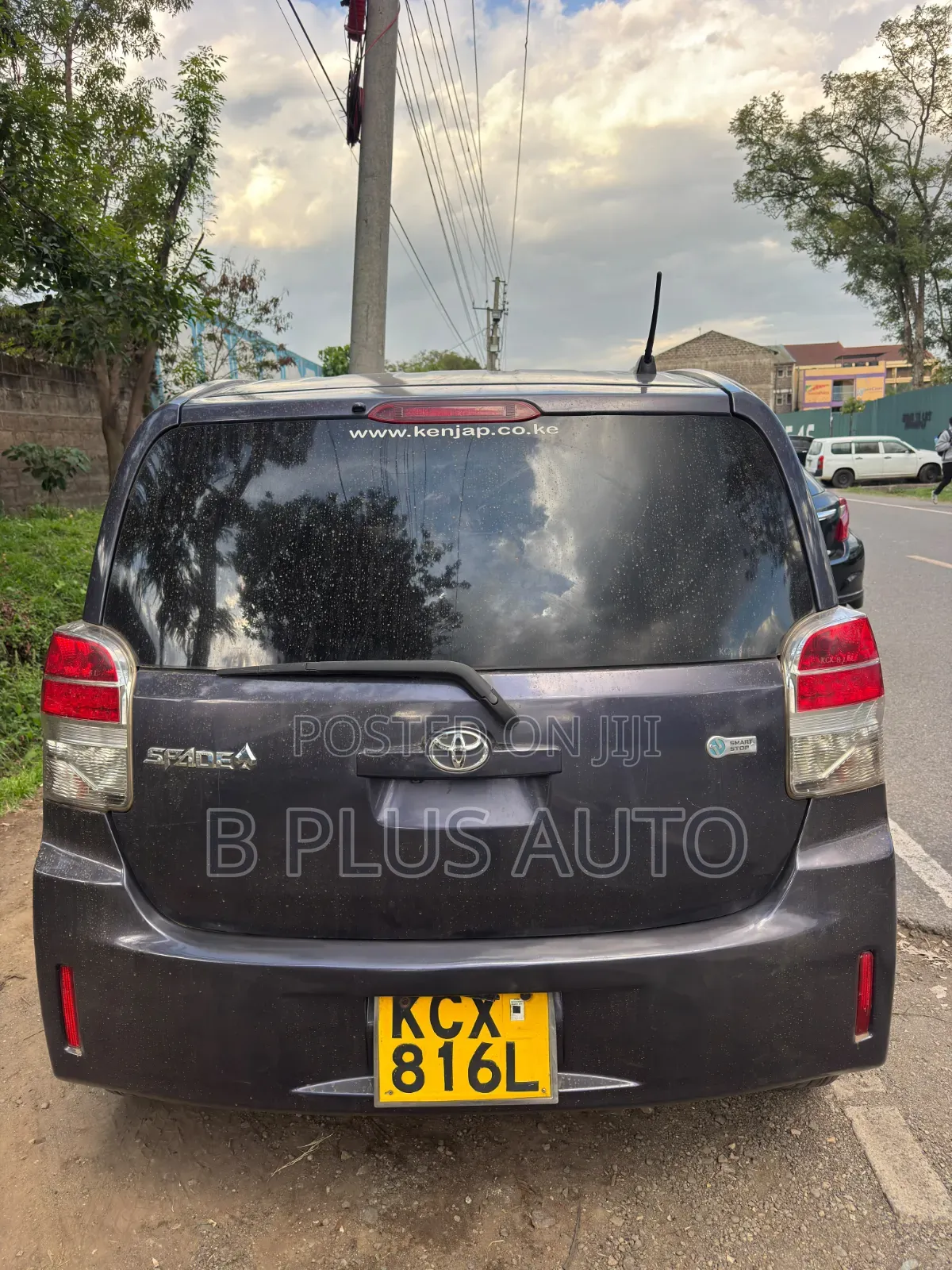 Toyota Spade 2013 Black