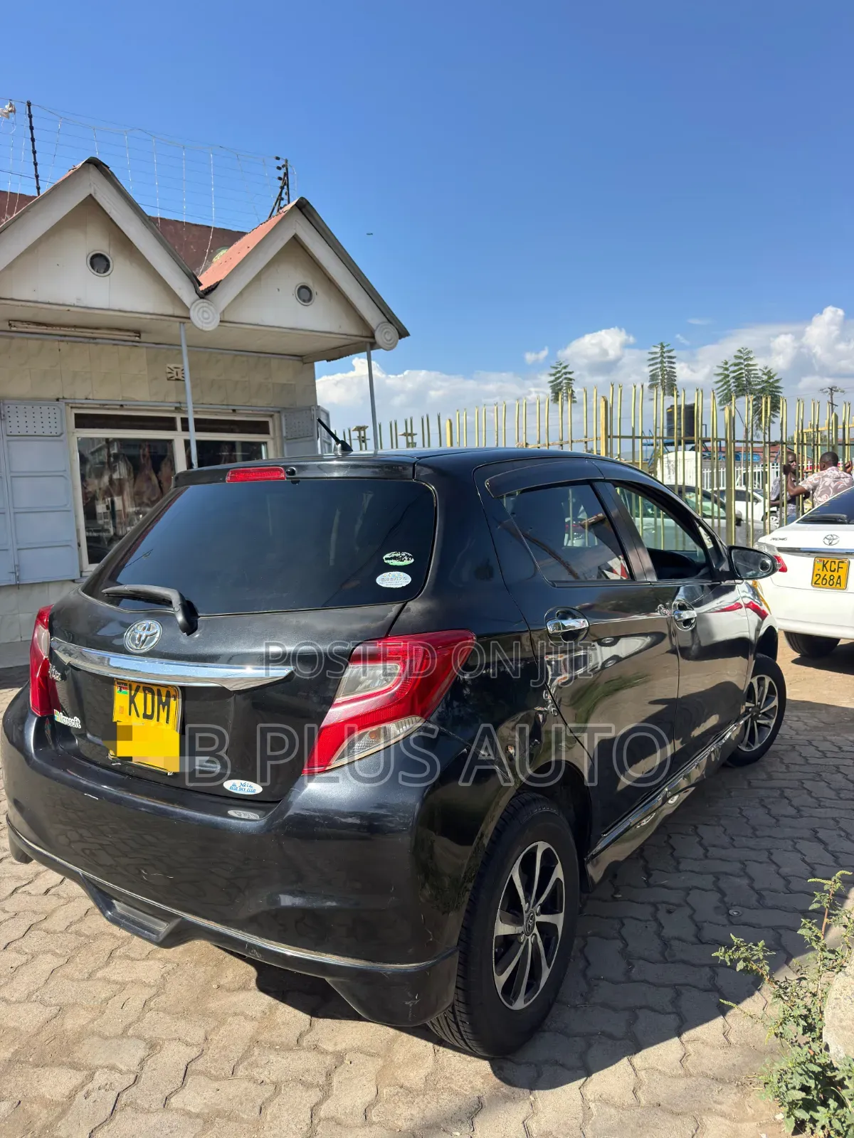 Toyota Vitz 2016 Black