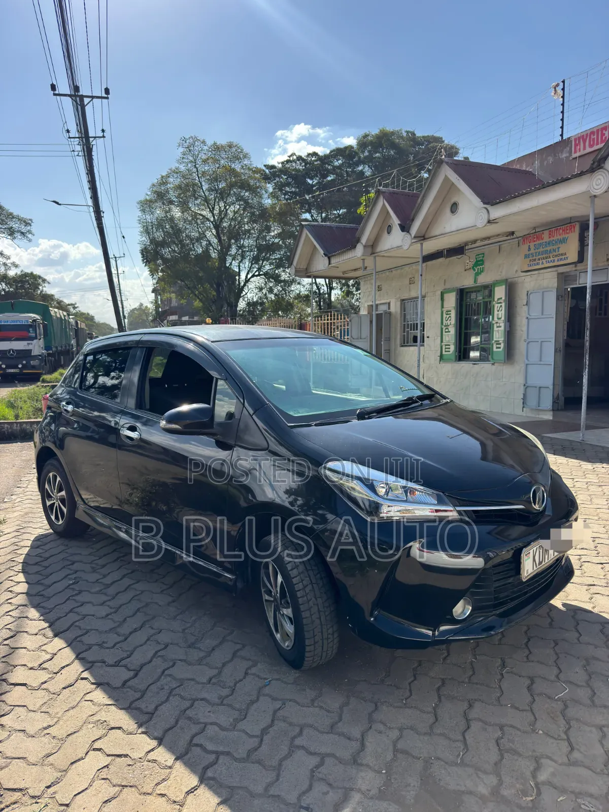Toyota Vitz 2016 Black