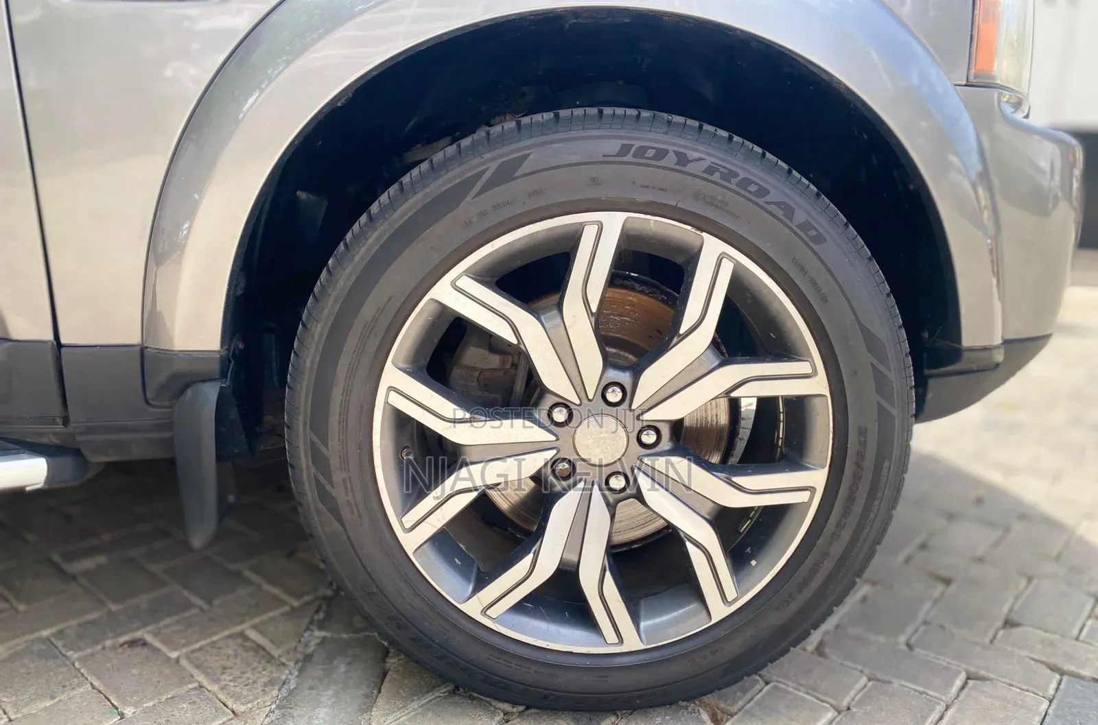 Land Rover Discovery 2011 Gray