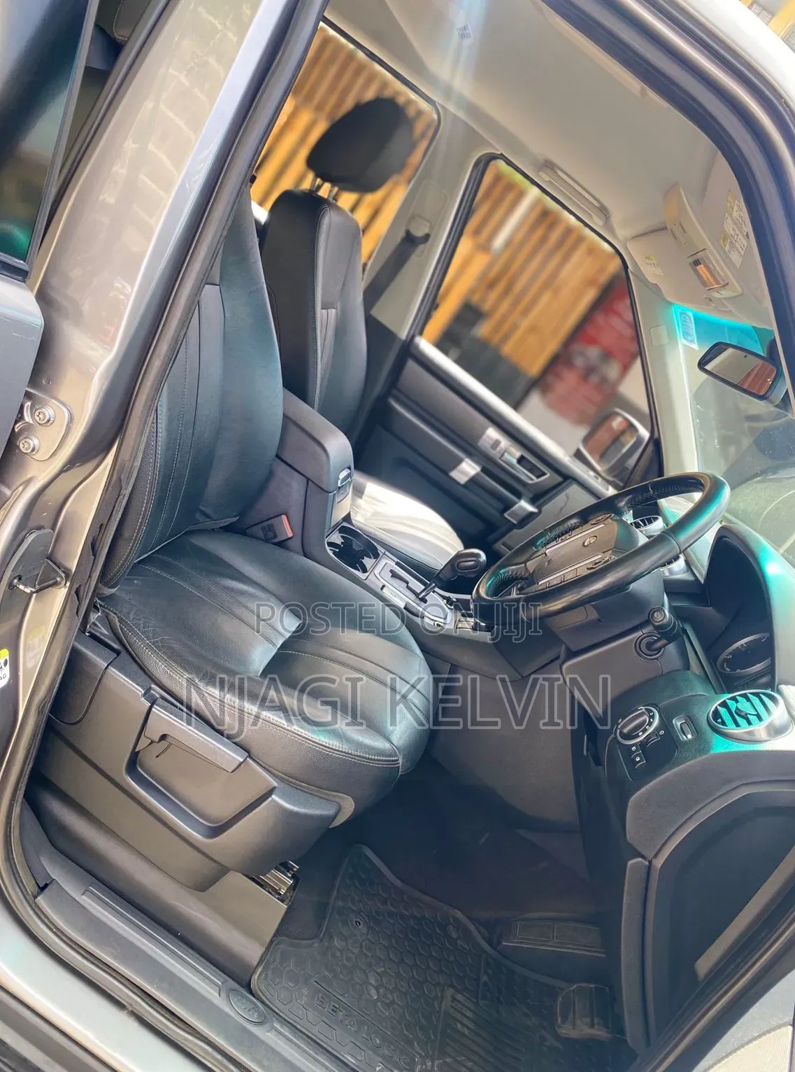Land Rover Discovery 2011 Gray