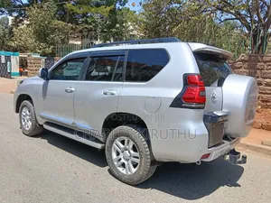 Toyota Land Cruiser 2013