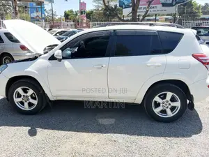 Toyota RAV4 2011 White