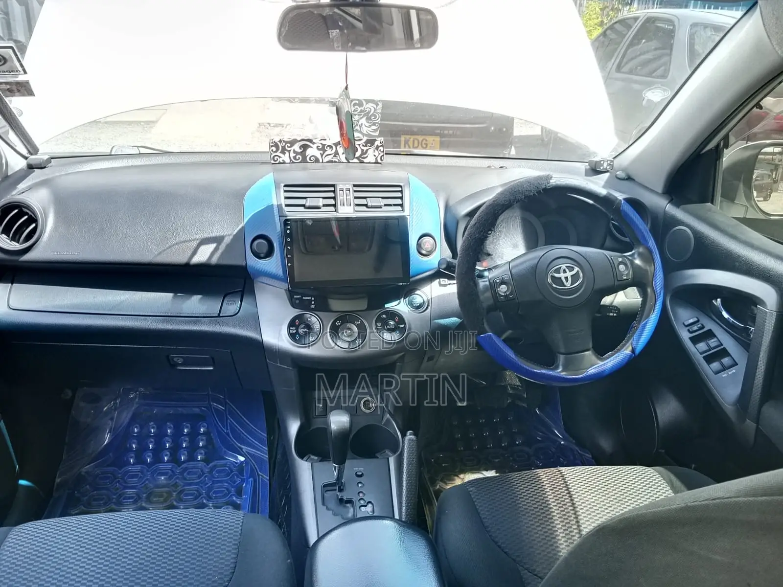 Toyota RAV4 2011 White