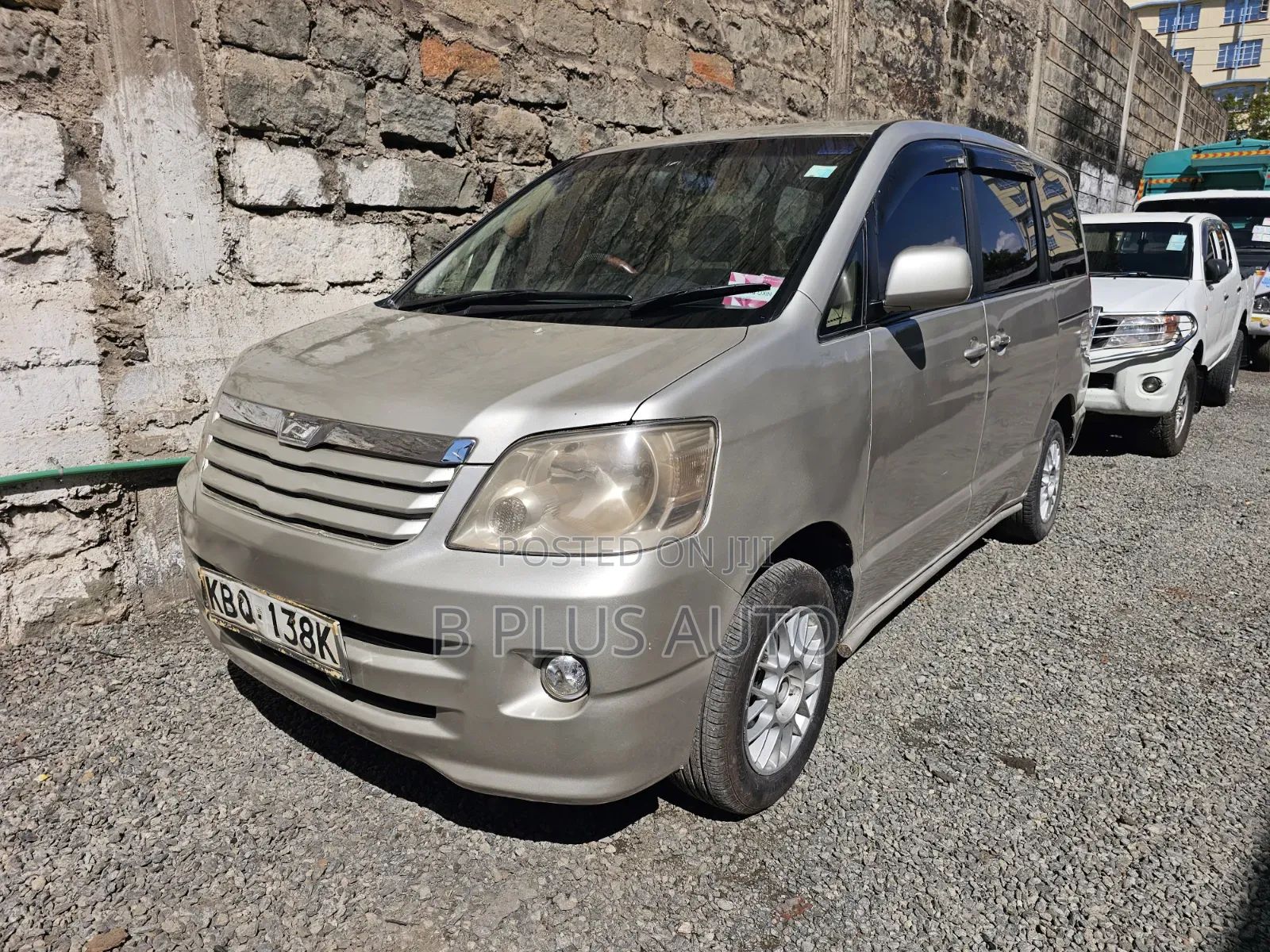 Toyota Noah 2006 Silver