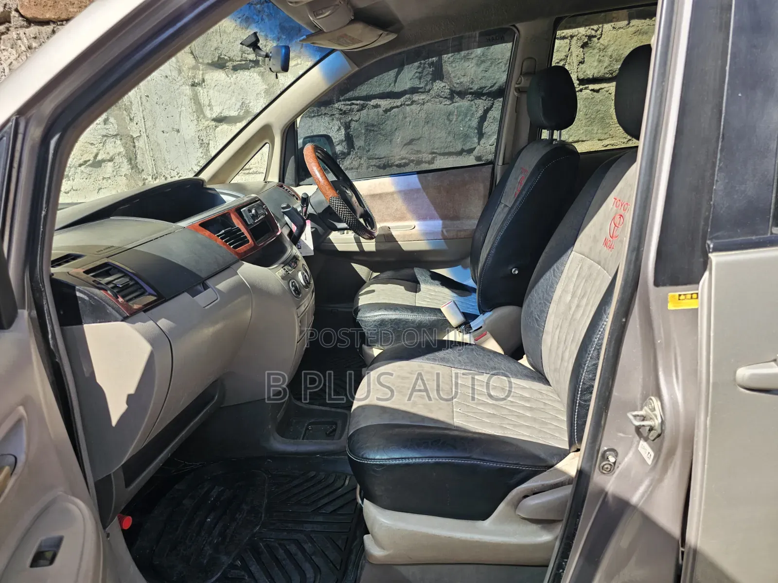 Toyota Noah 2006 Silver