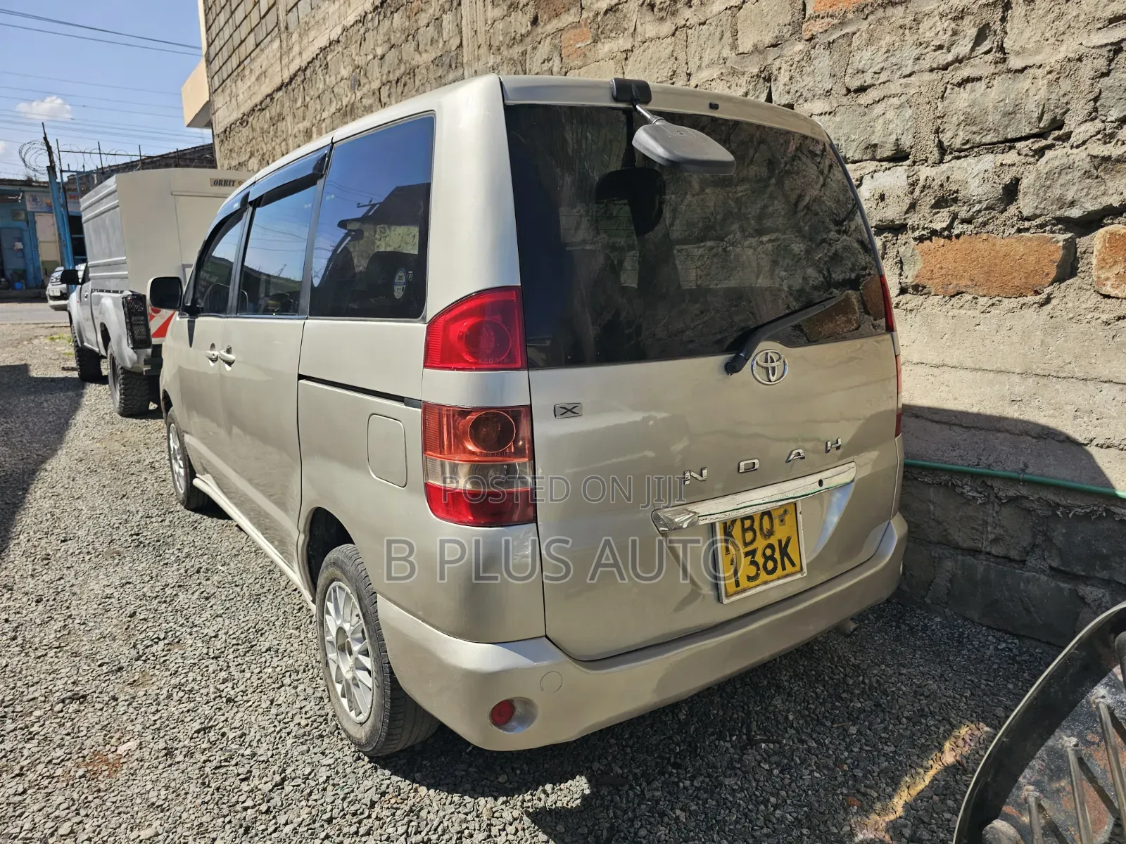 Toyota Noah 2006 Silver