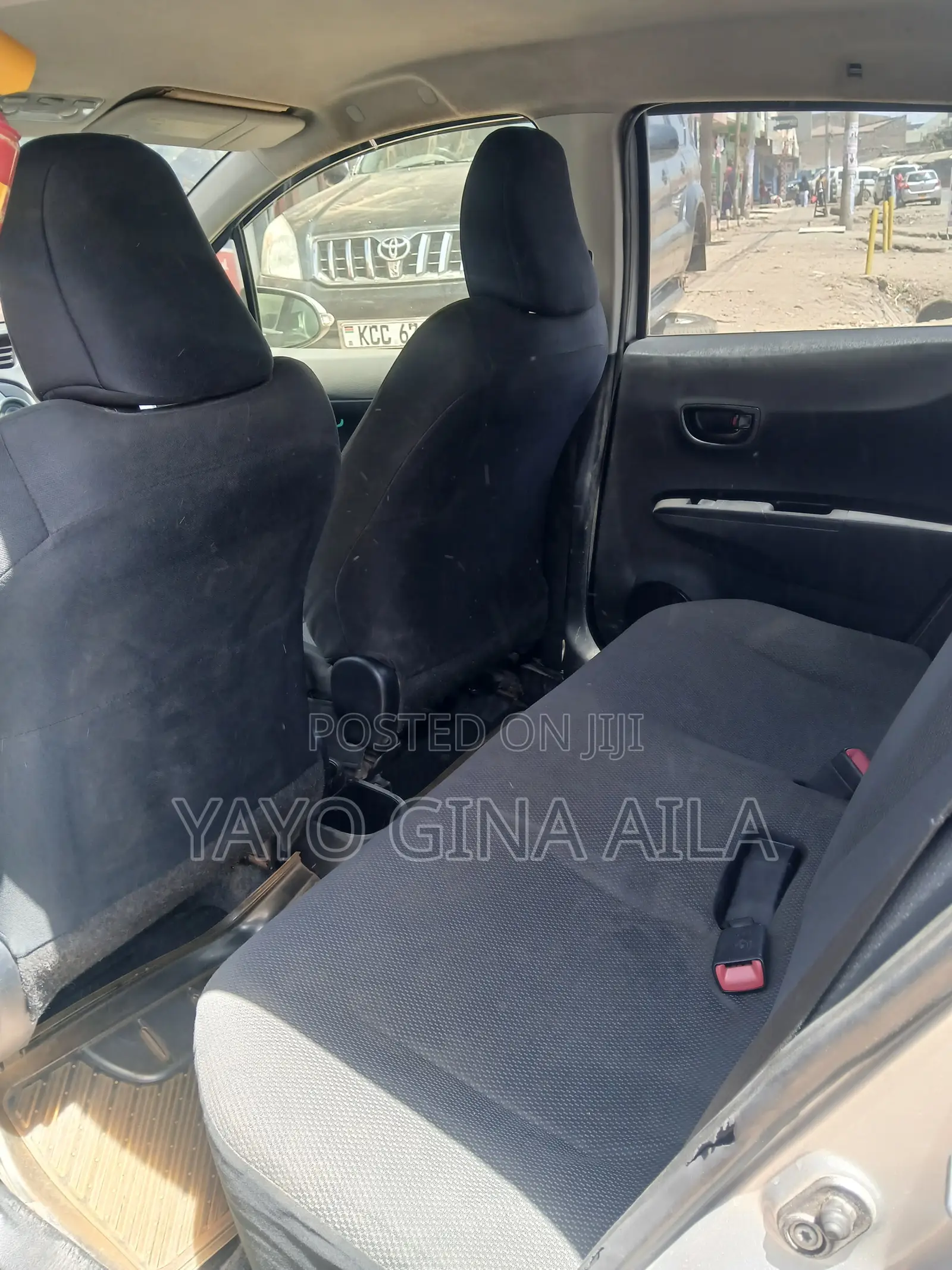 Toyota Vitz 1.3 FWD 3dr 2013 Silver