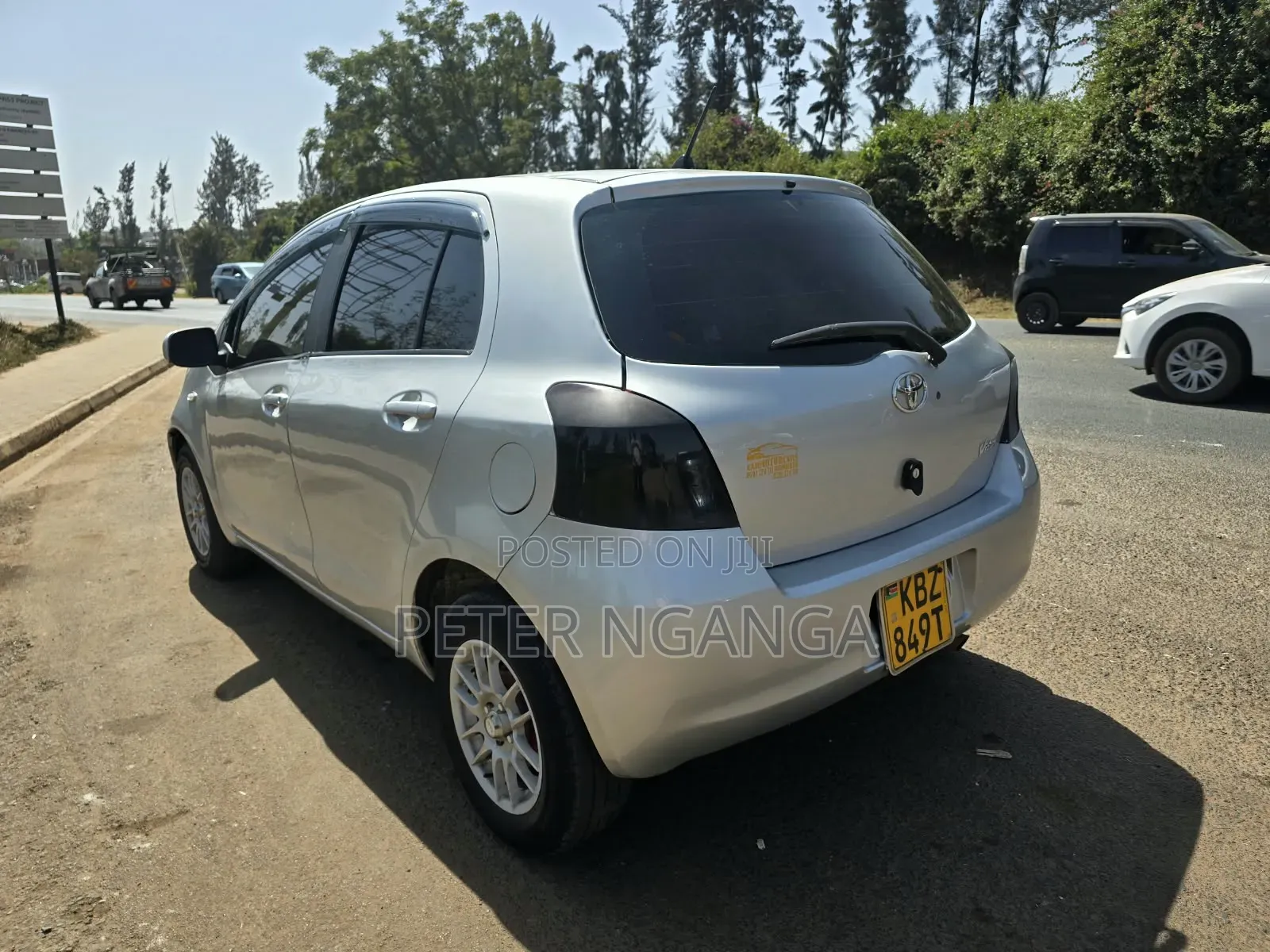 Toyota Vitz 2007 Silver