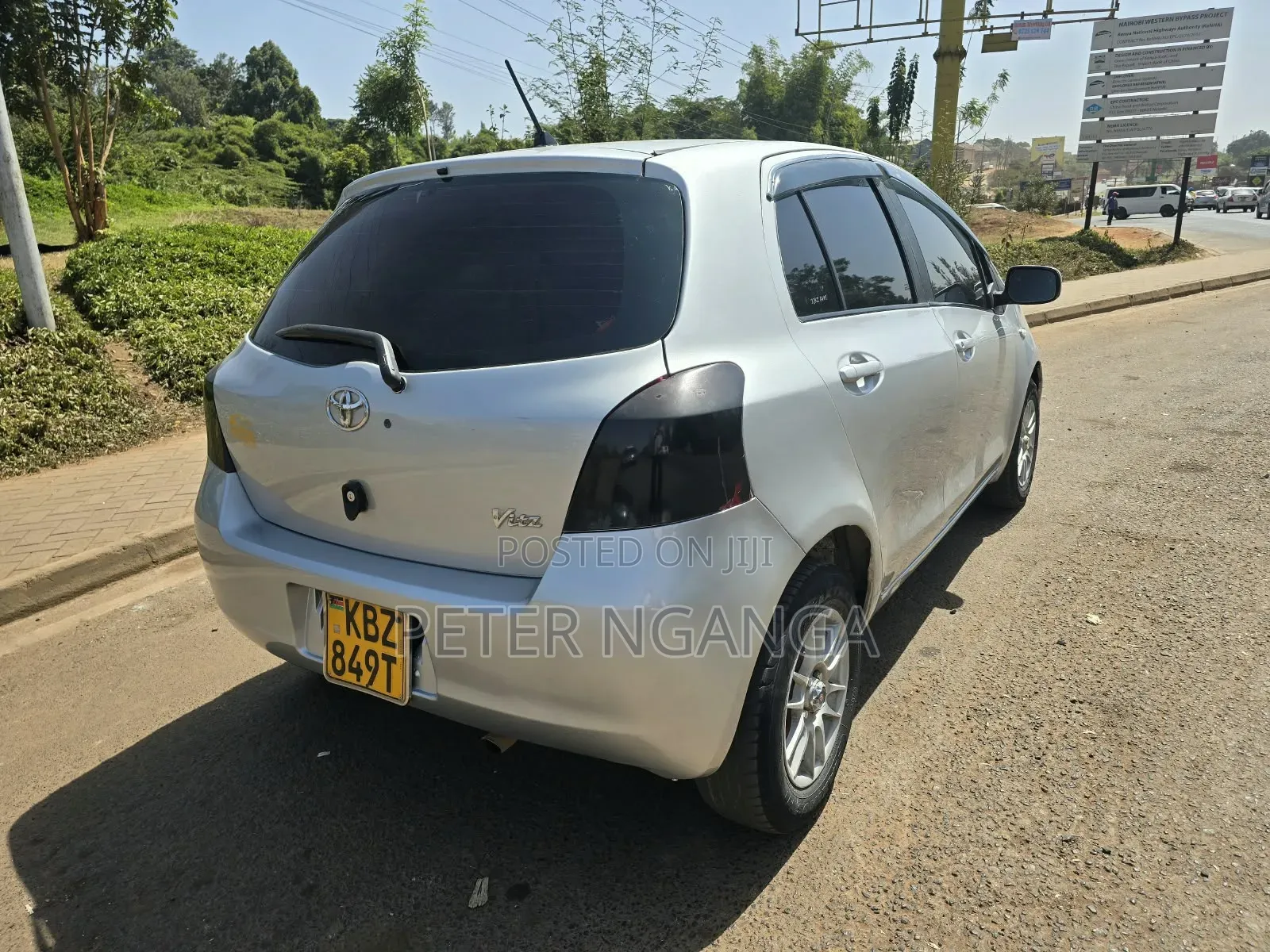 Toyota Vitz 2007 Silver