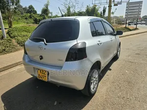 Toyota Vitz 2007 Silver