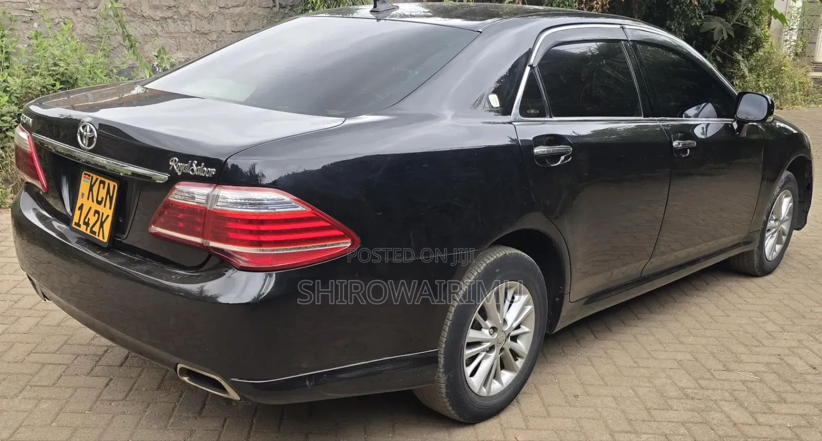 Toyota Crown 2010 Black