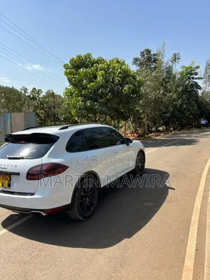 Porsche Cayenne 2014 White