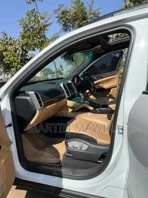 Porsche Cayenne 2014 White