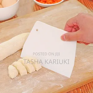 Professional 19cm Cake Scrapper