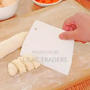Professional 19cm Cake Scrapper