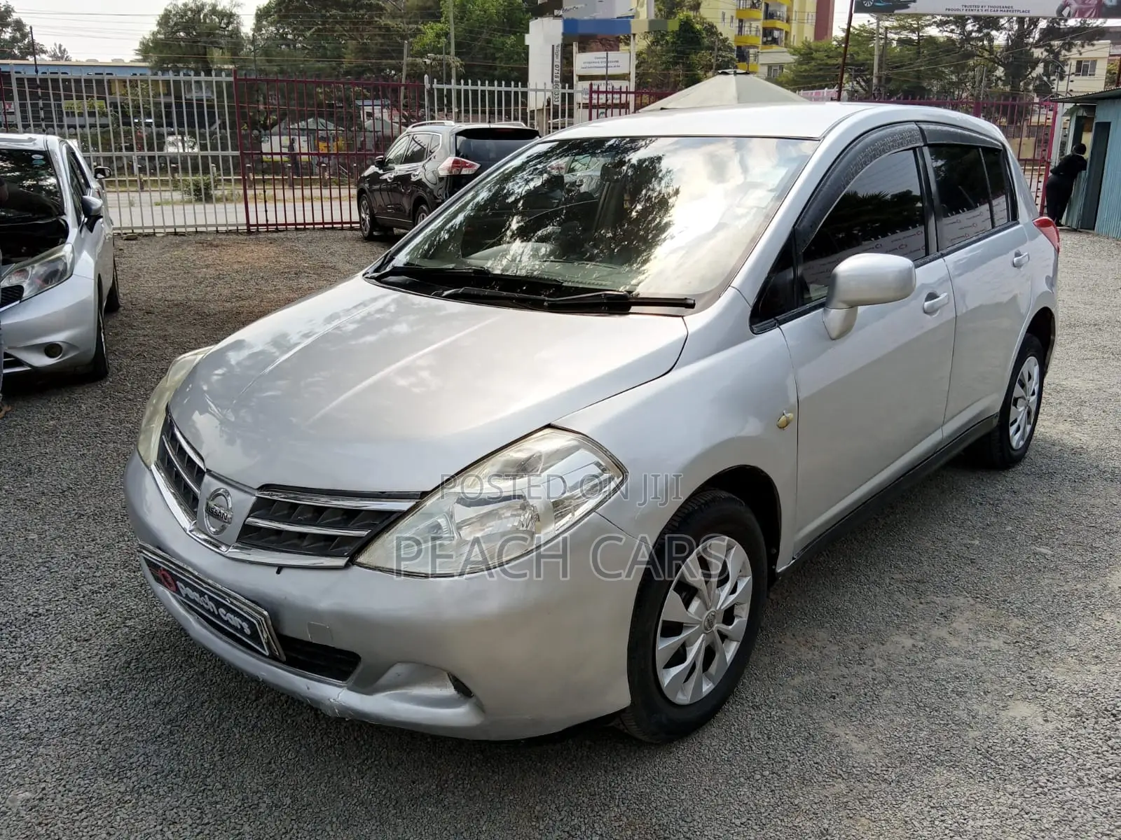Nissan Tiida 2009 Silver