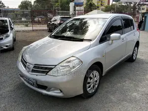 Nissan Tiida 2009 Silver