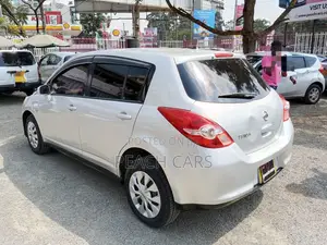 Nissan Tiida 2009 Silver