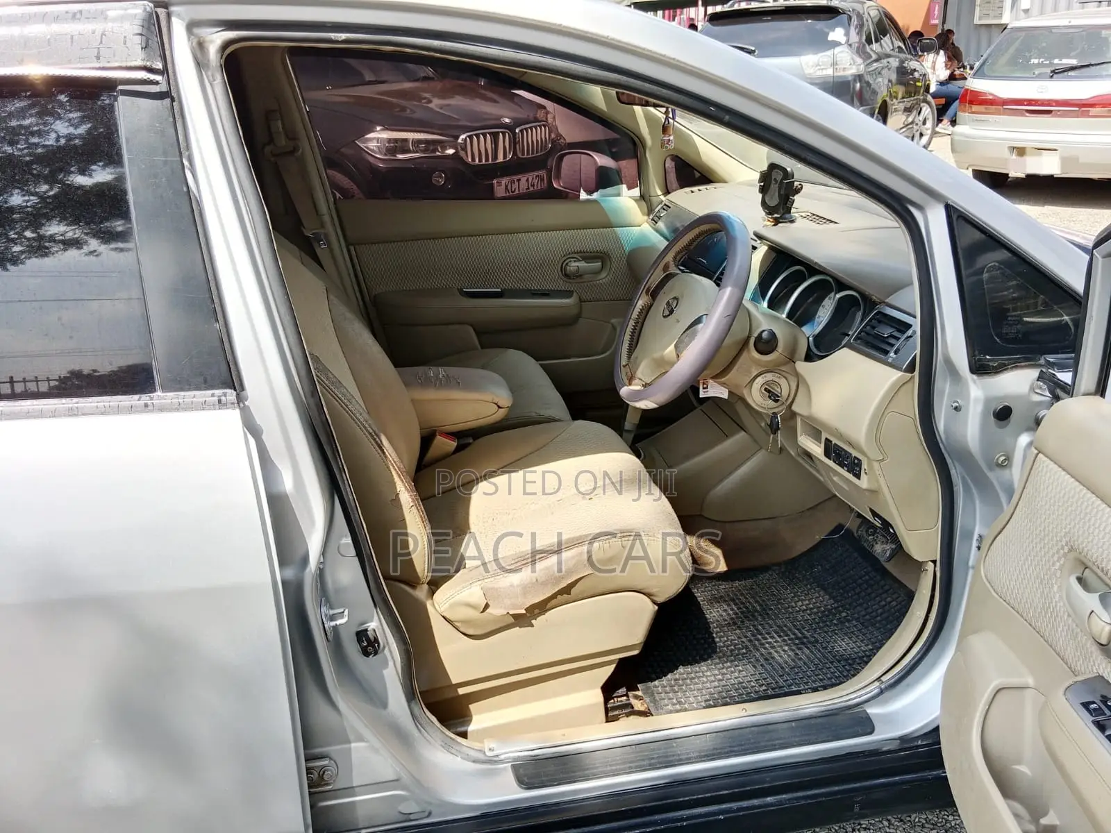 Nissan Tiida 2009 Silver