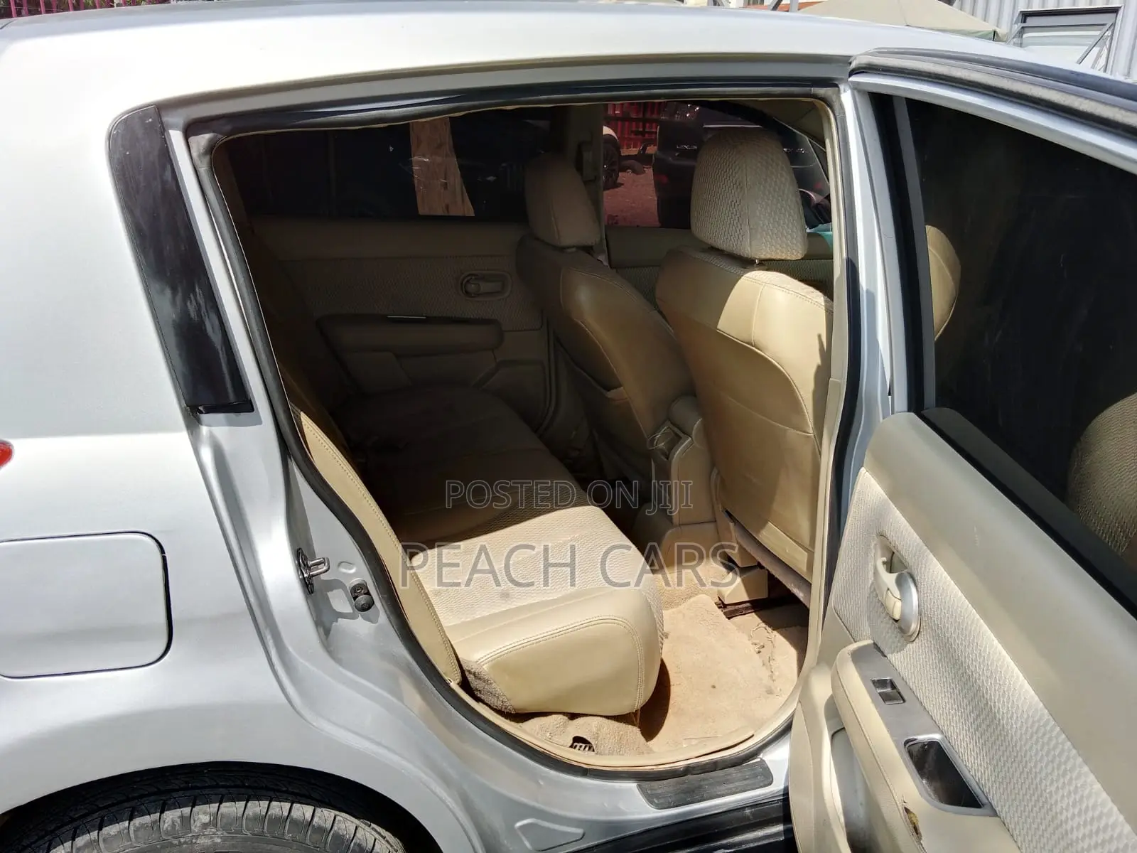 Nissan Tiida 2009 Silver