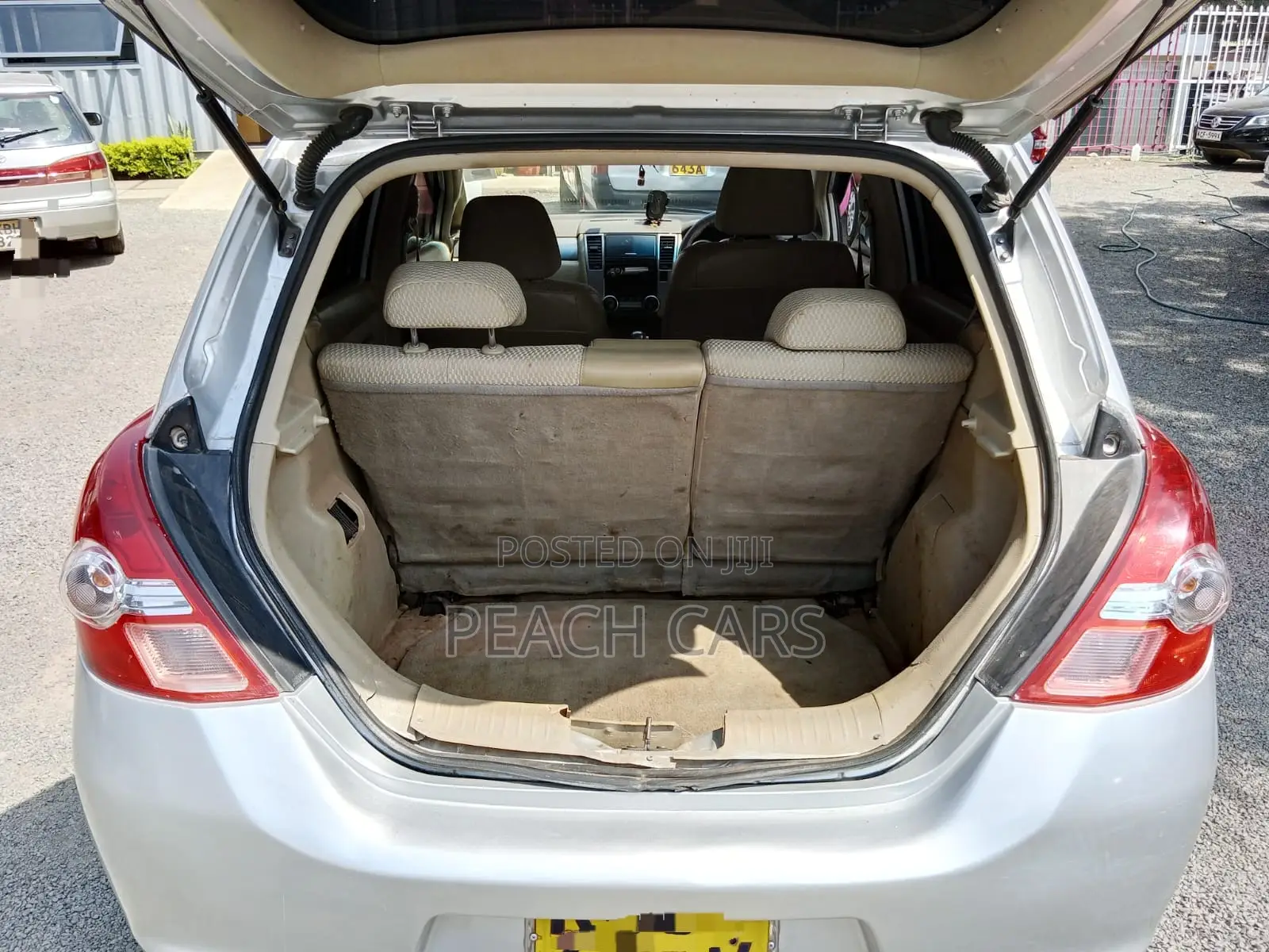 Nissan Tiida 2009 Silver