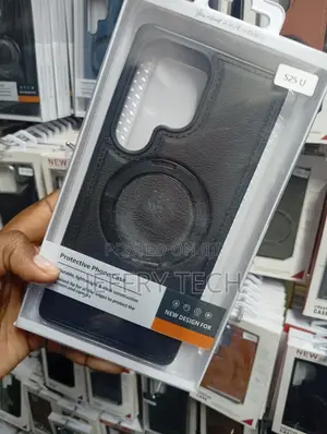 Black Magnetic Ring Kickstand Case for the Samsung Galaxy S25 Ultra