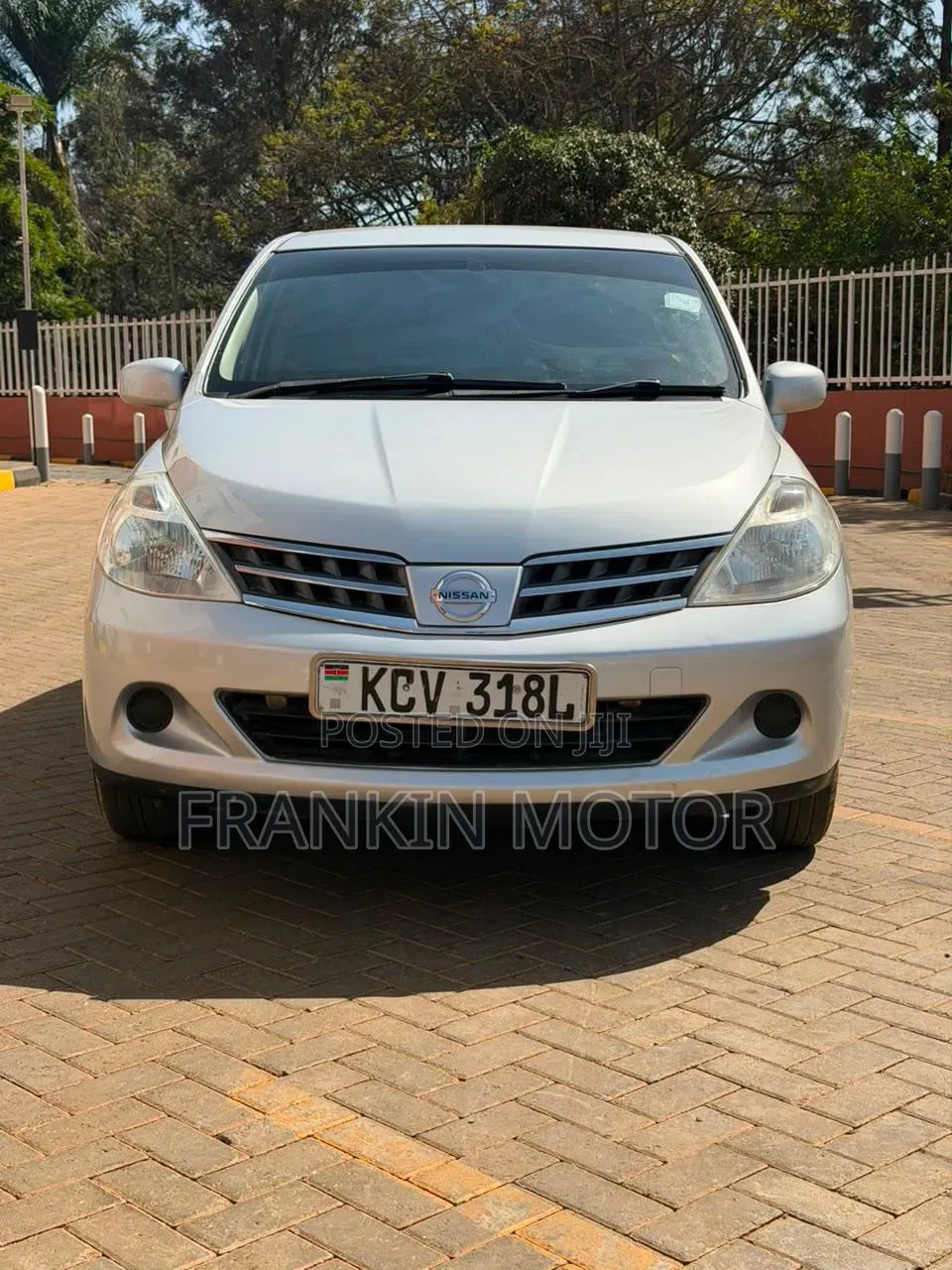 Nissan Tiida 2012 Silver
