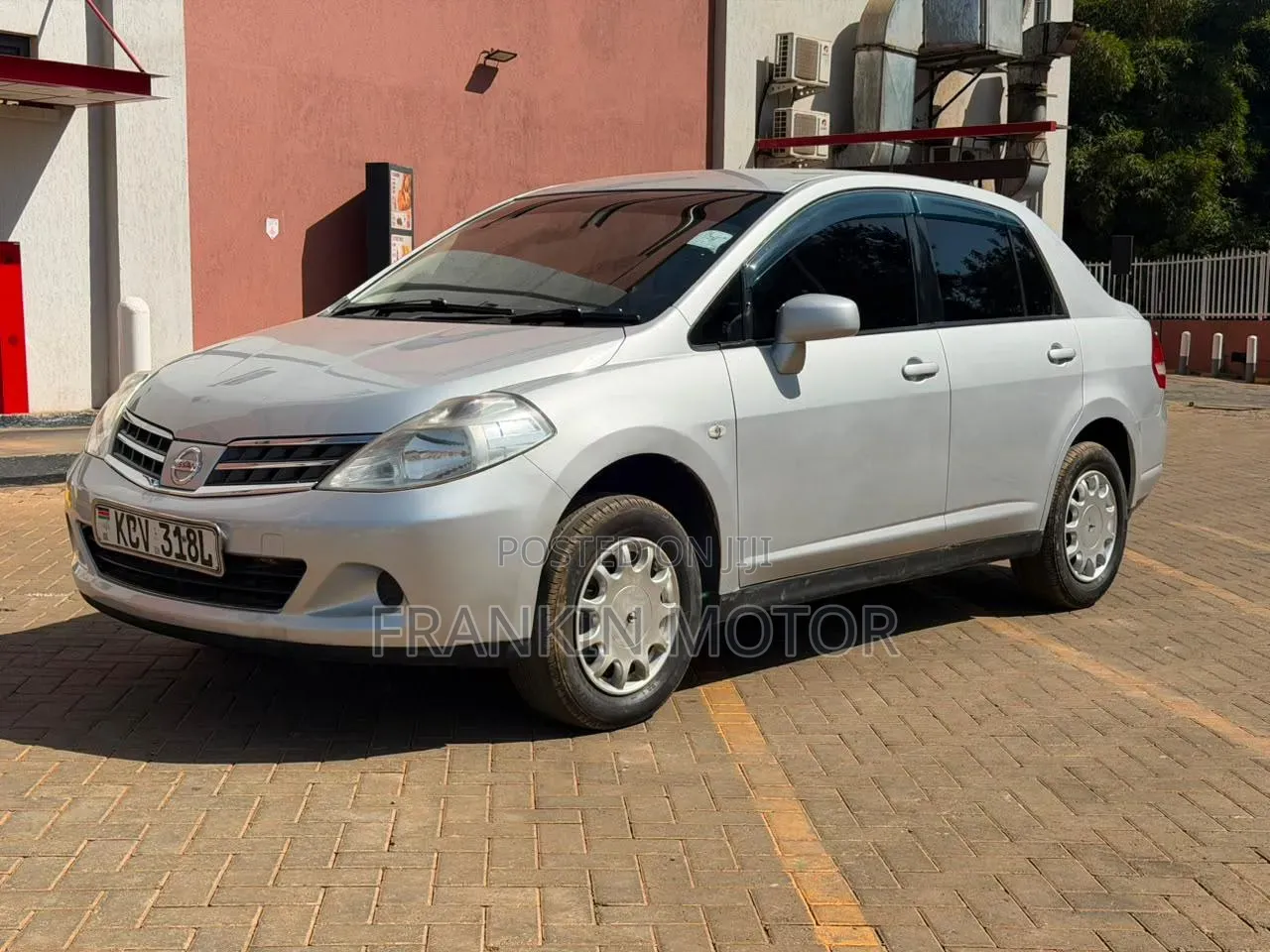 Nissan Tiida 2012 Silver