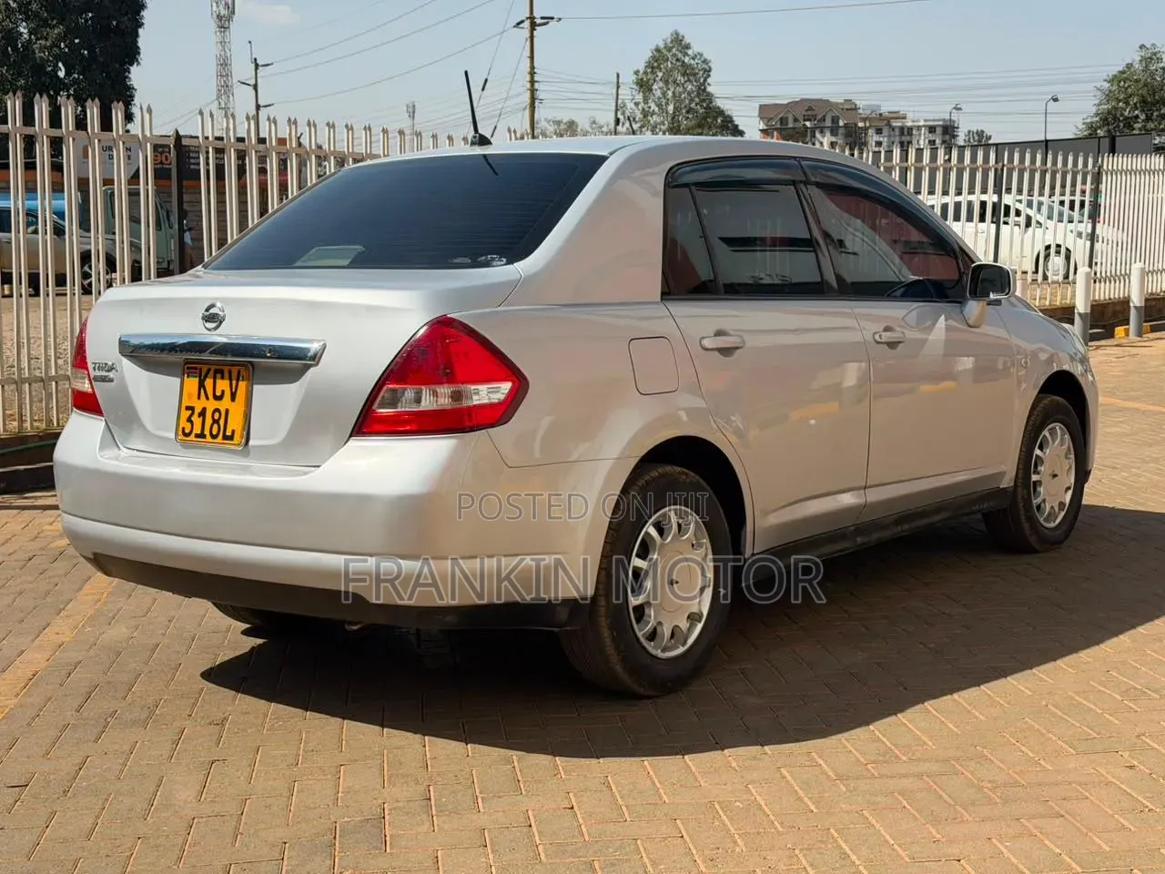 Nissan Tiida 2012 Silver
