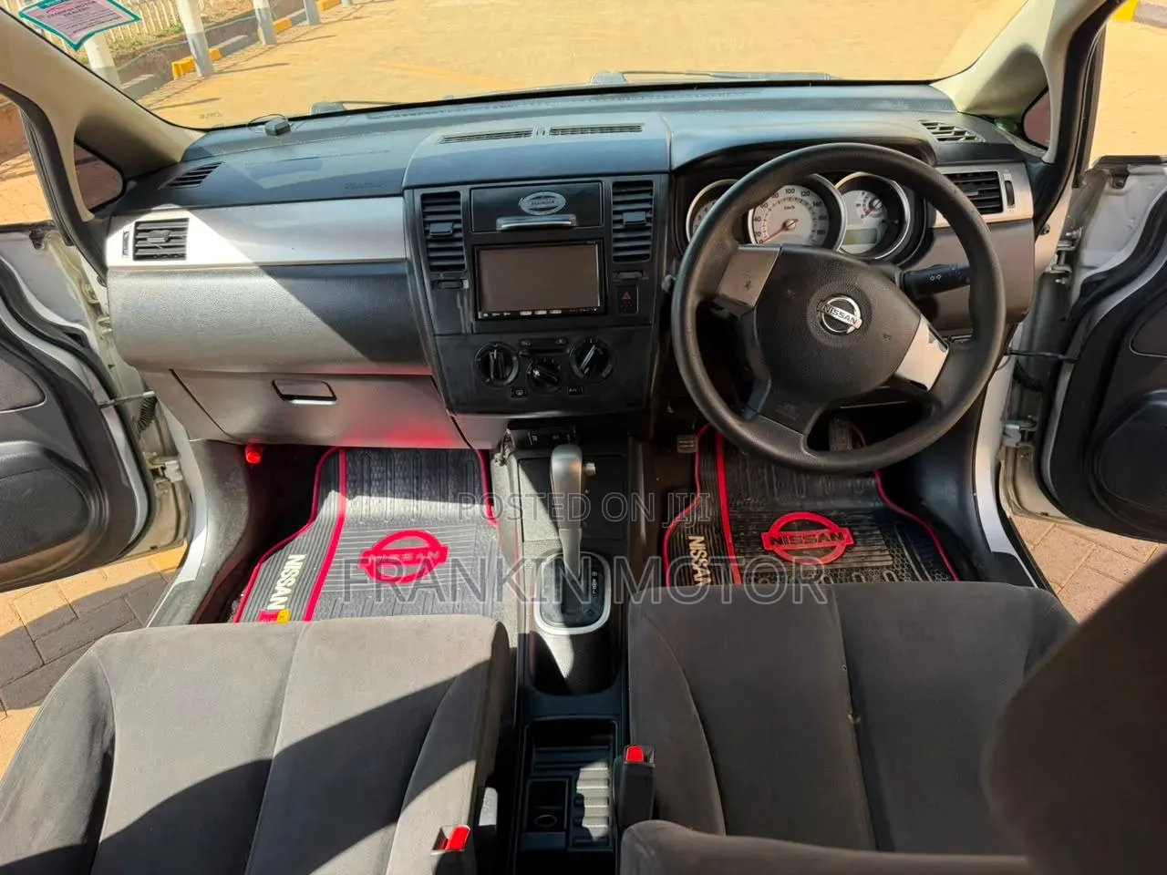 Nissan Tiida 2012 Silver