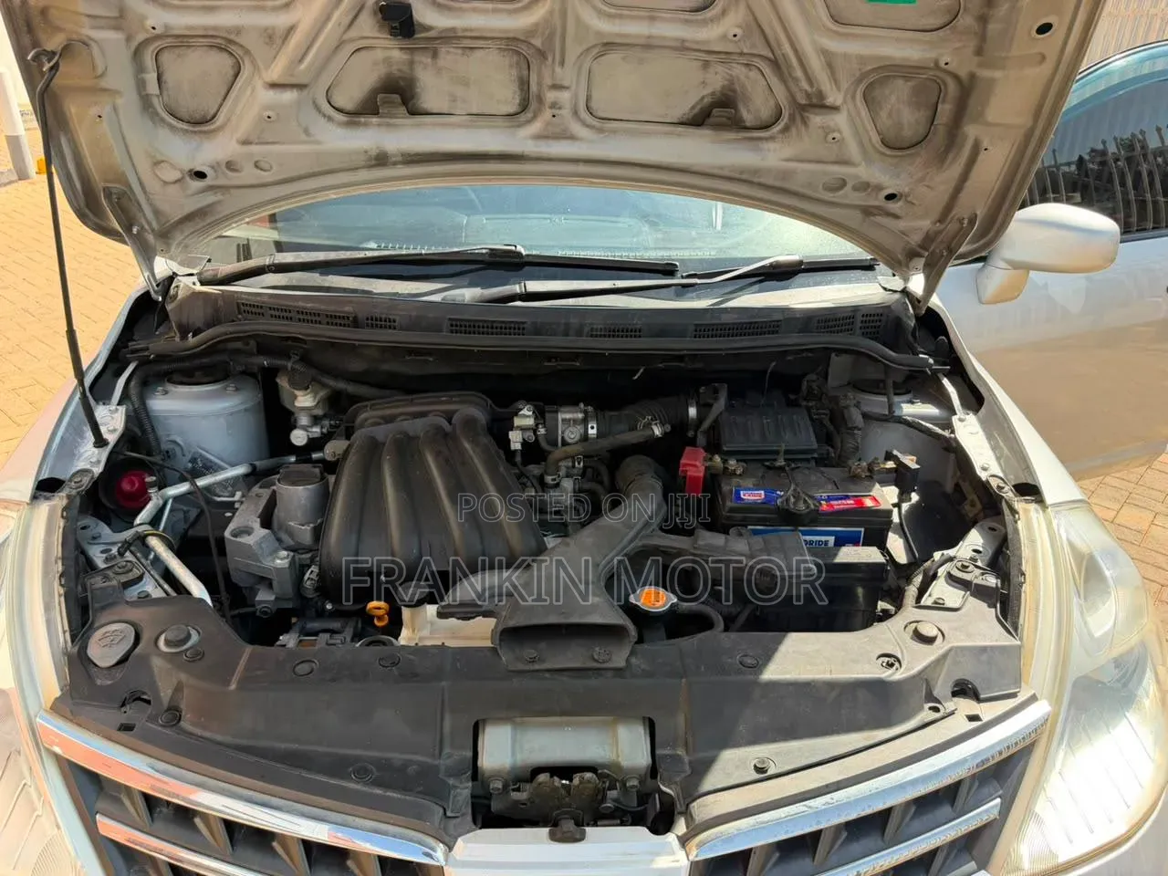 Nissan Tiida 2012 Silver