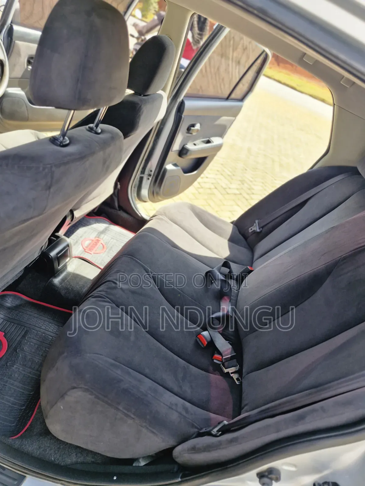 Nissan Tiida 2012 Silver