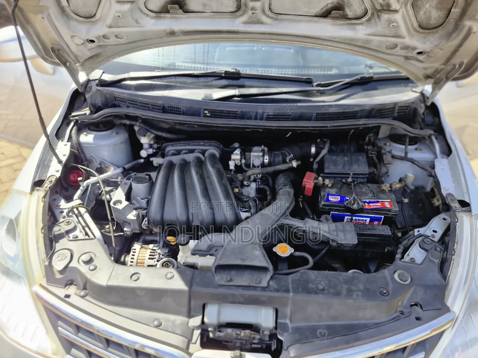 Nissan Tiida 2012 Silver