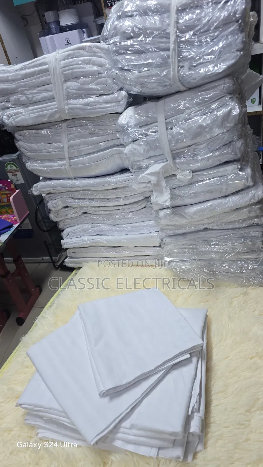 4pcs Set White Stripped 6*7 Bedsheets at Ksh1250