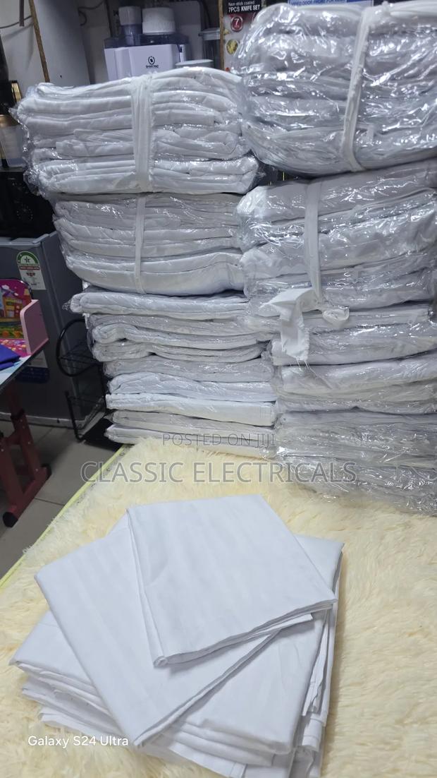 4pcs Set White Stripped 6*7 Bedsheets at Ksh1250 - thumbnail 2