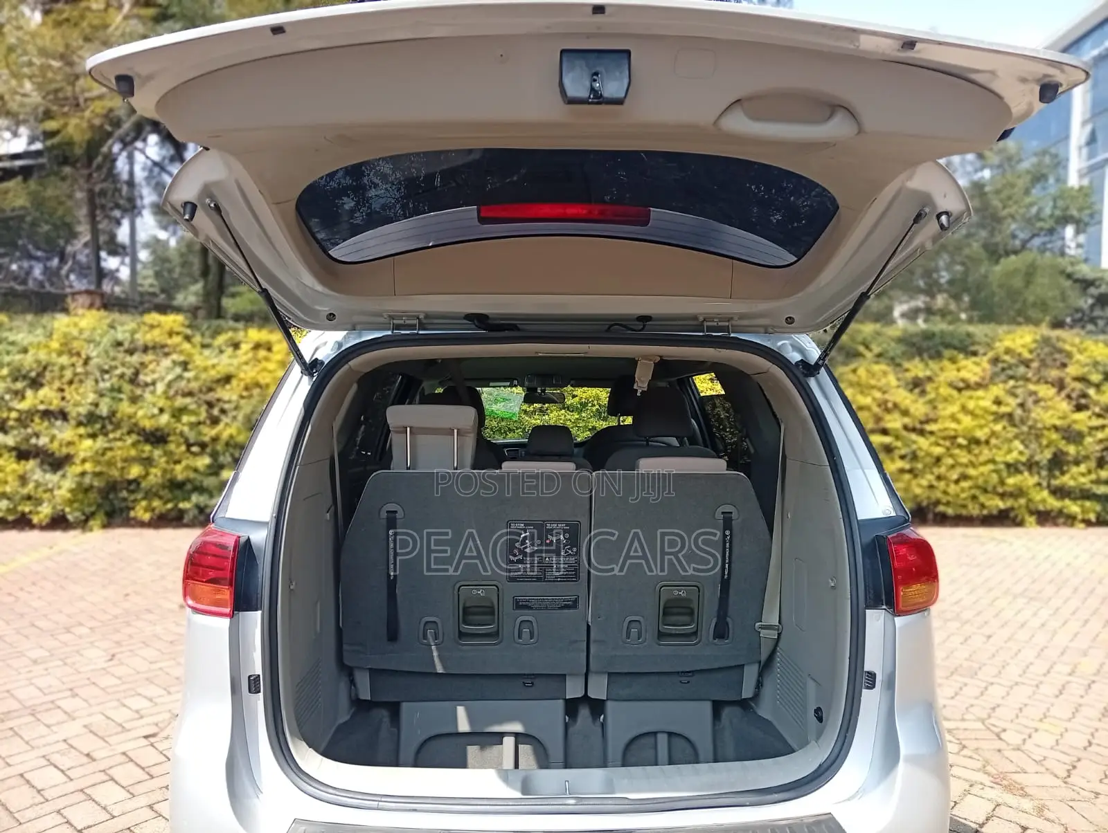 Kia Carnival 2019 Silver
