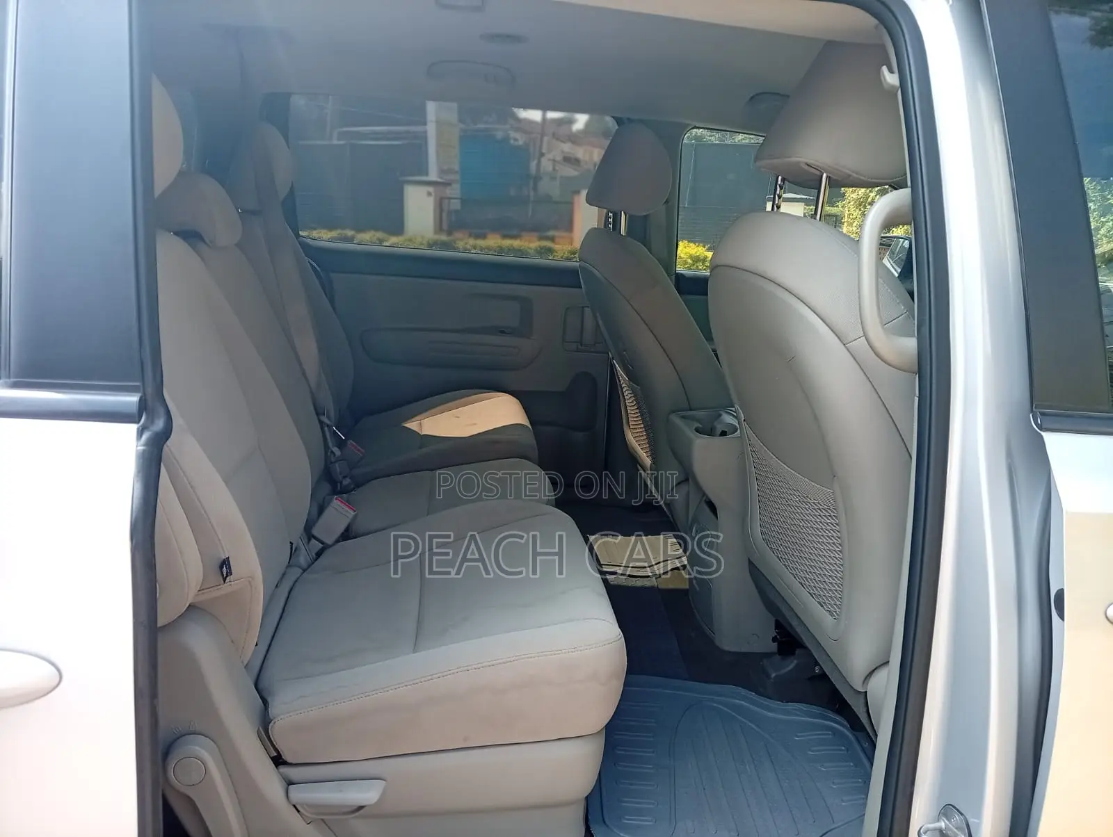 Kia Carnival 2019 Silver