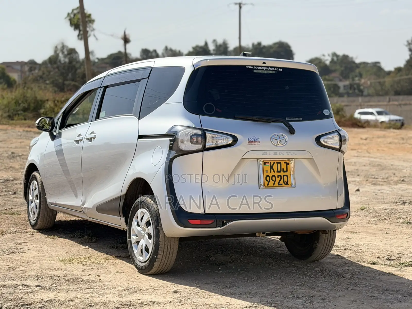 Toyota Sienta 1.5 FWD 2016 Silver