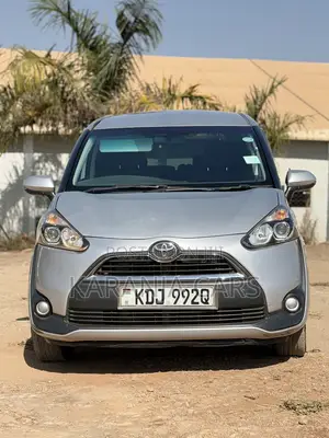 Toyota Sienta 1.5 FWD 2016 Silver